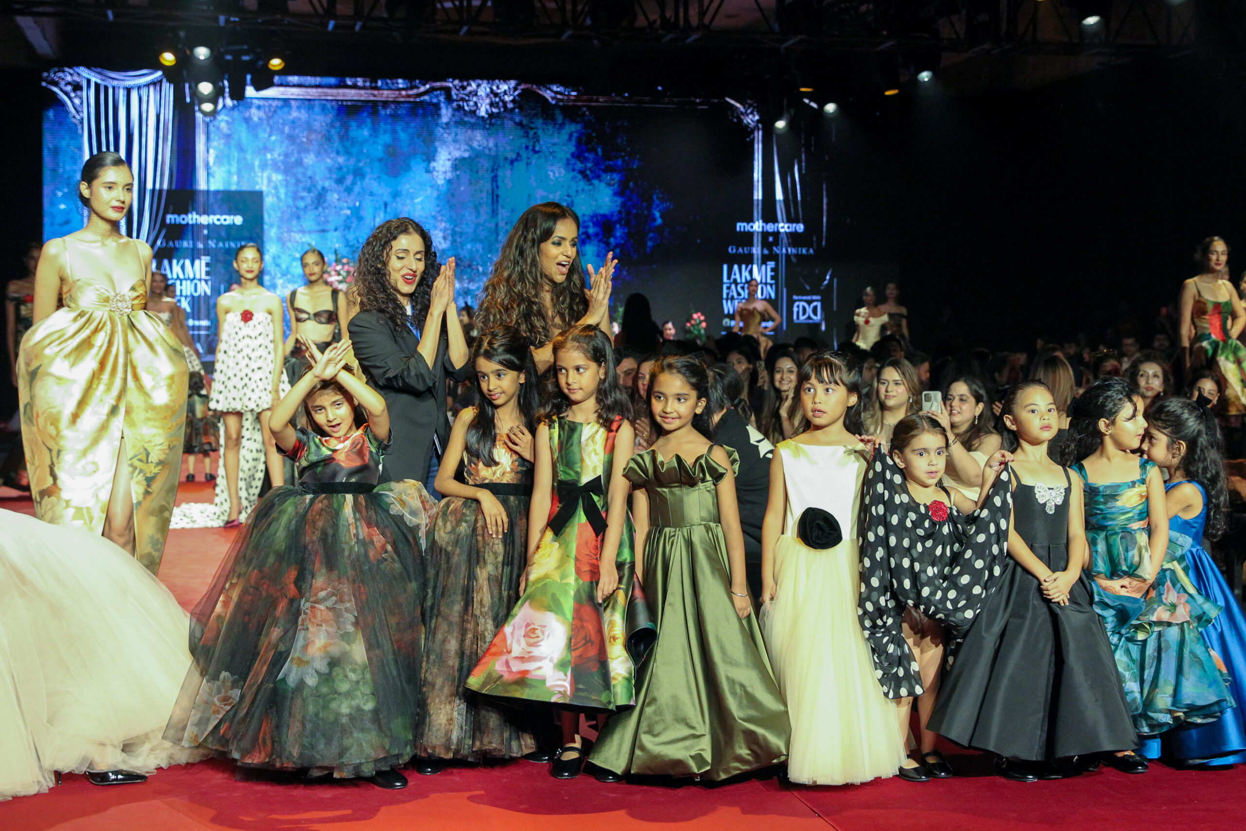 Meet next supermodels --Sky and Ava